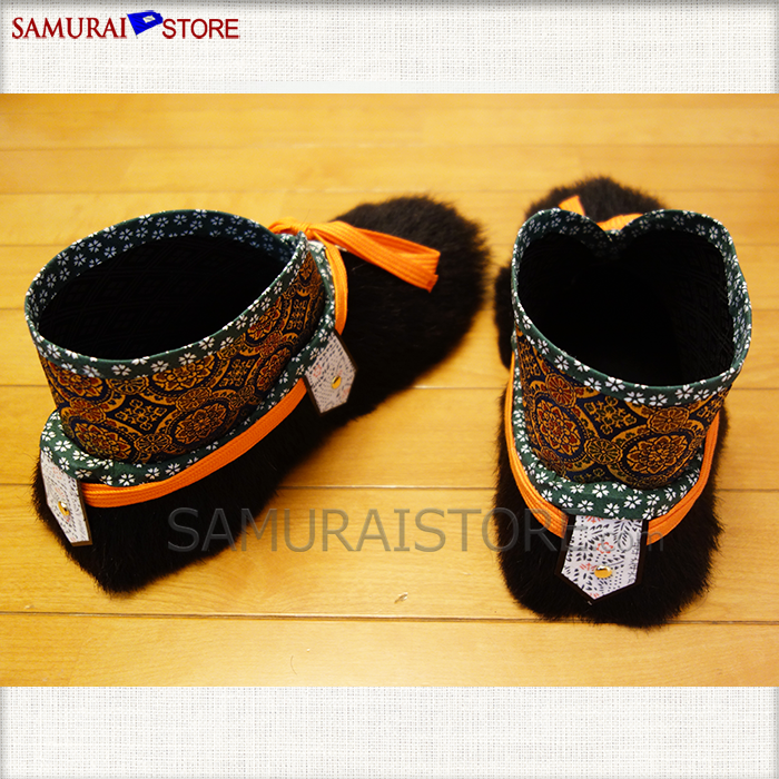 KEGUTSU Fur Shoes (Wearable) - SAMURAI STORE